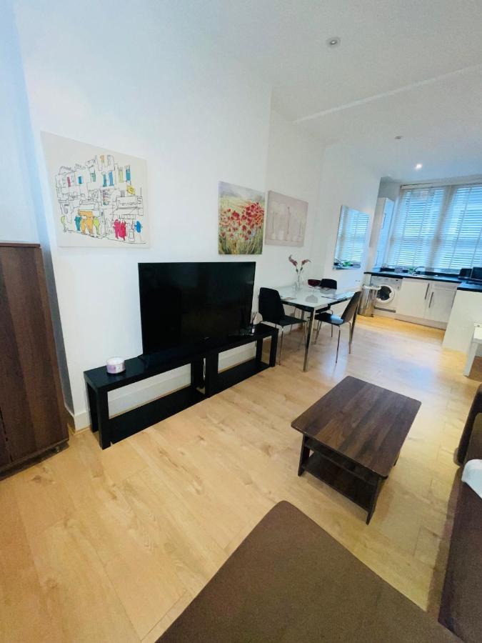 Amazing 2 Bedroom Apartment Londra Dış mekan fotoğraf