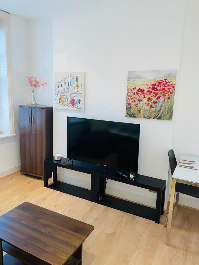 Amazing 2 Bedroom Apartment Londra Dış mekan fotoğraf